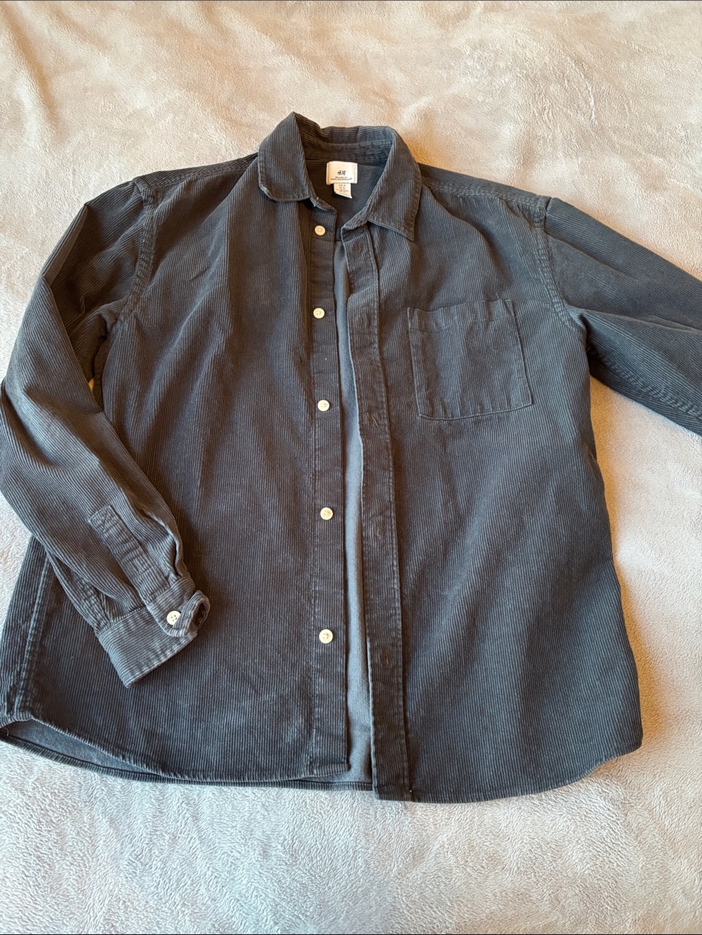 H&M corduroy button down shirt mens M